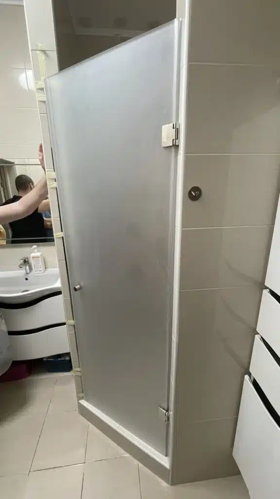 Стеклянные двери